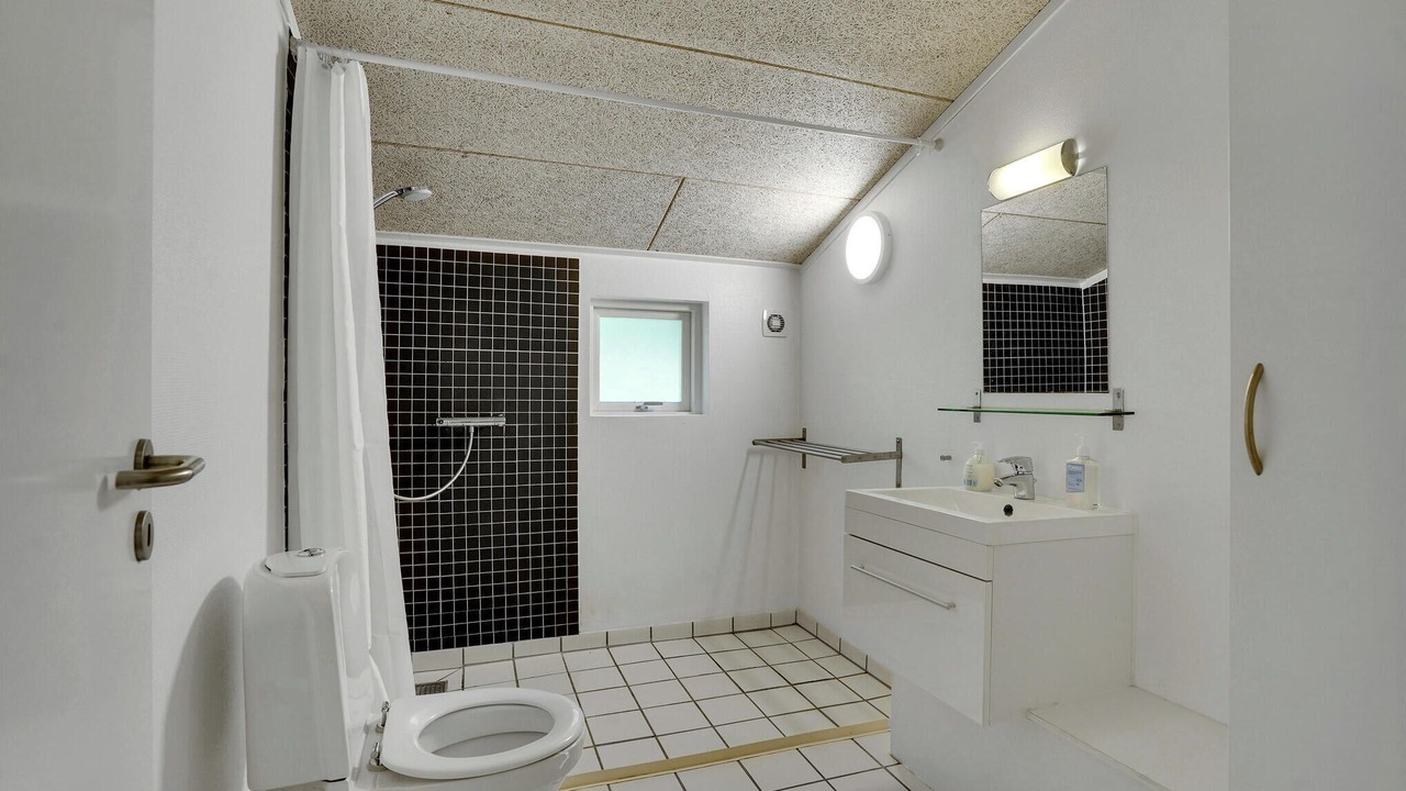 Photo of Bathroom in Øster Melholt