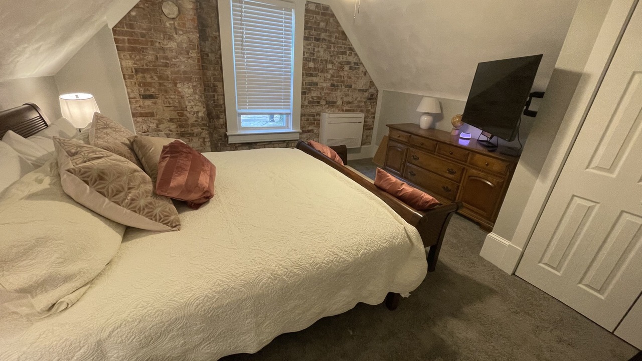 Photo of Bedroom in Belleville