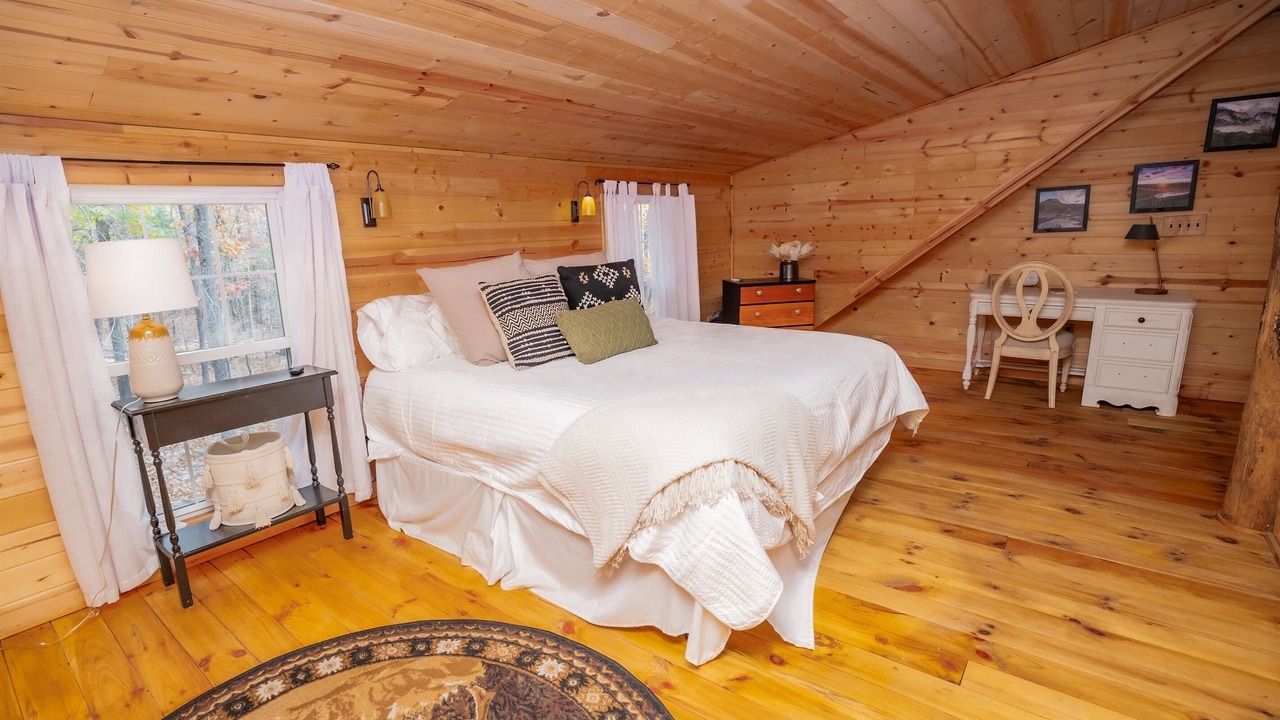 Photo of Bedroom in Upper Tract
