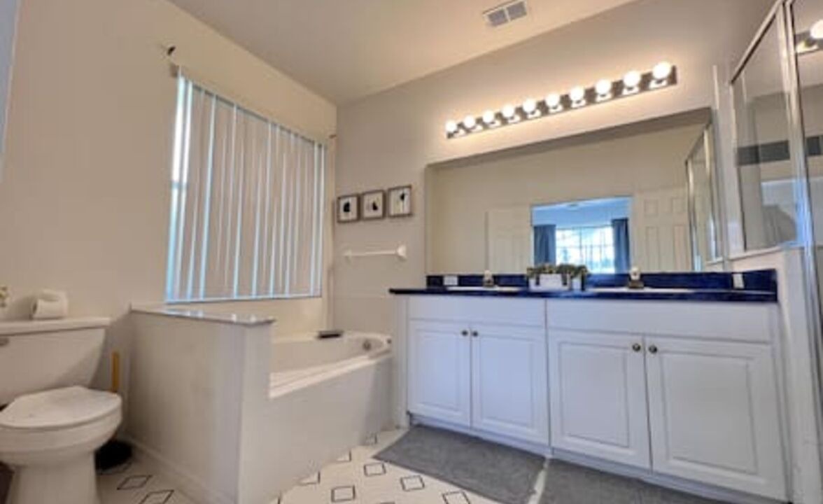 Photo of Bathroom in Sunset Lakes