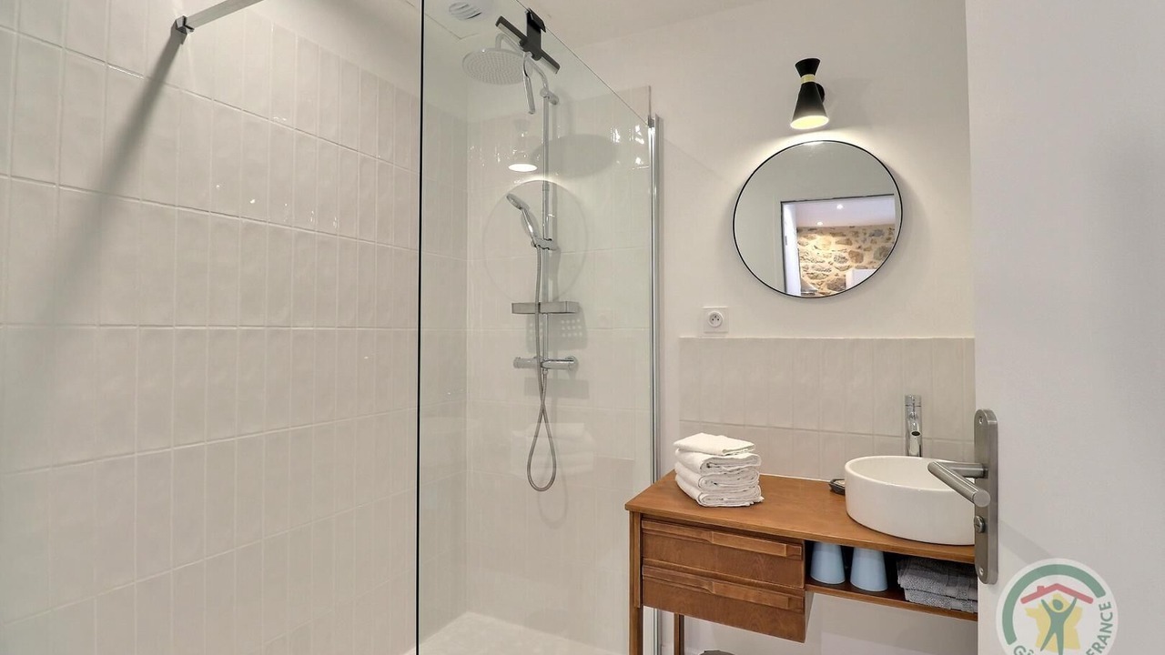 Photo of Bathroom in Saint-Georges-de-Chesne