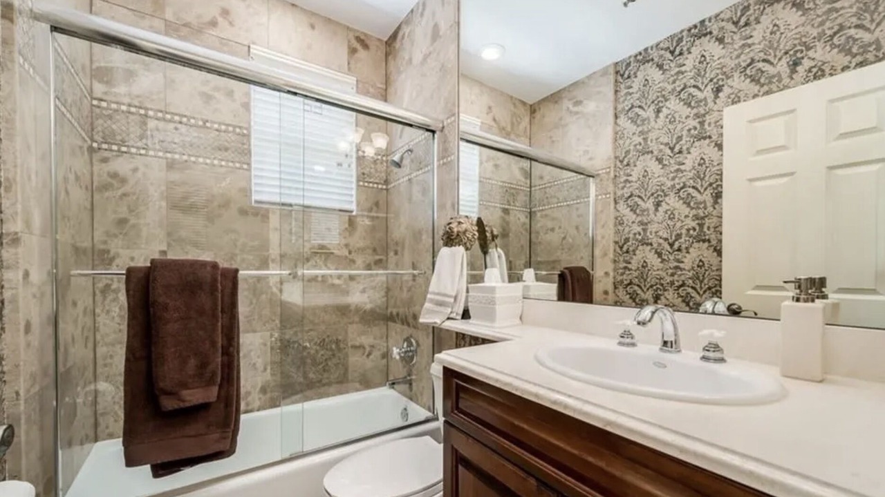 Photo of Bathroom in Birch Park Finger Streets