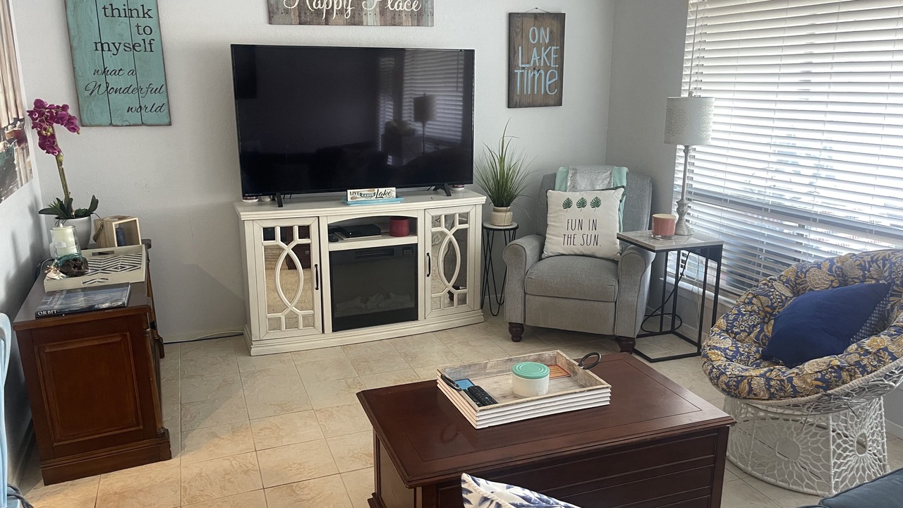 Photo of Livingroom in Briarcliff