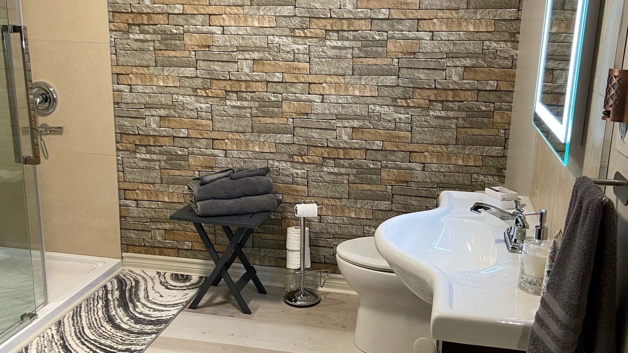 Photo of Bathroom in Unorganized Centre Parry Sound