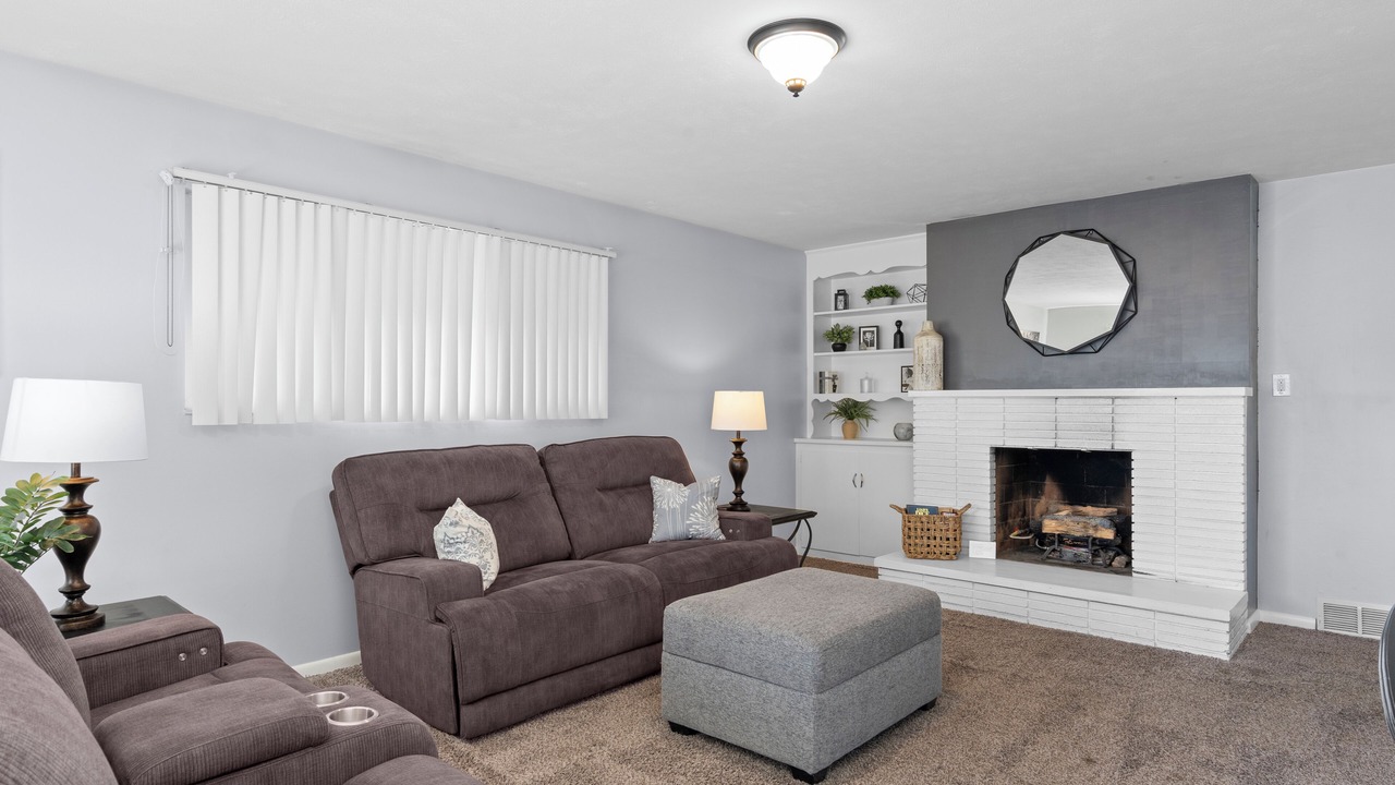 Photo of Livingroom in Midvale