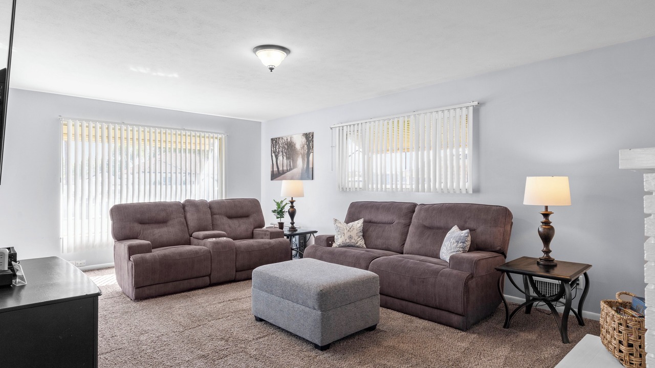 Photo of Livingroom in Midvale