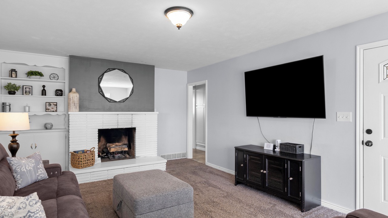 Photo of Livingroom in Midvale