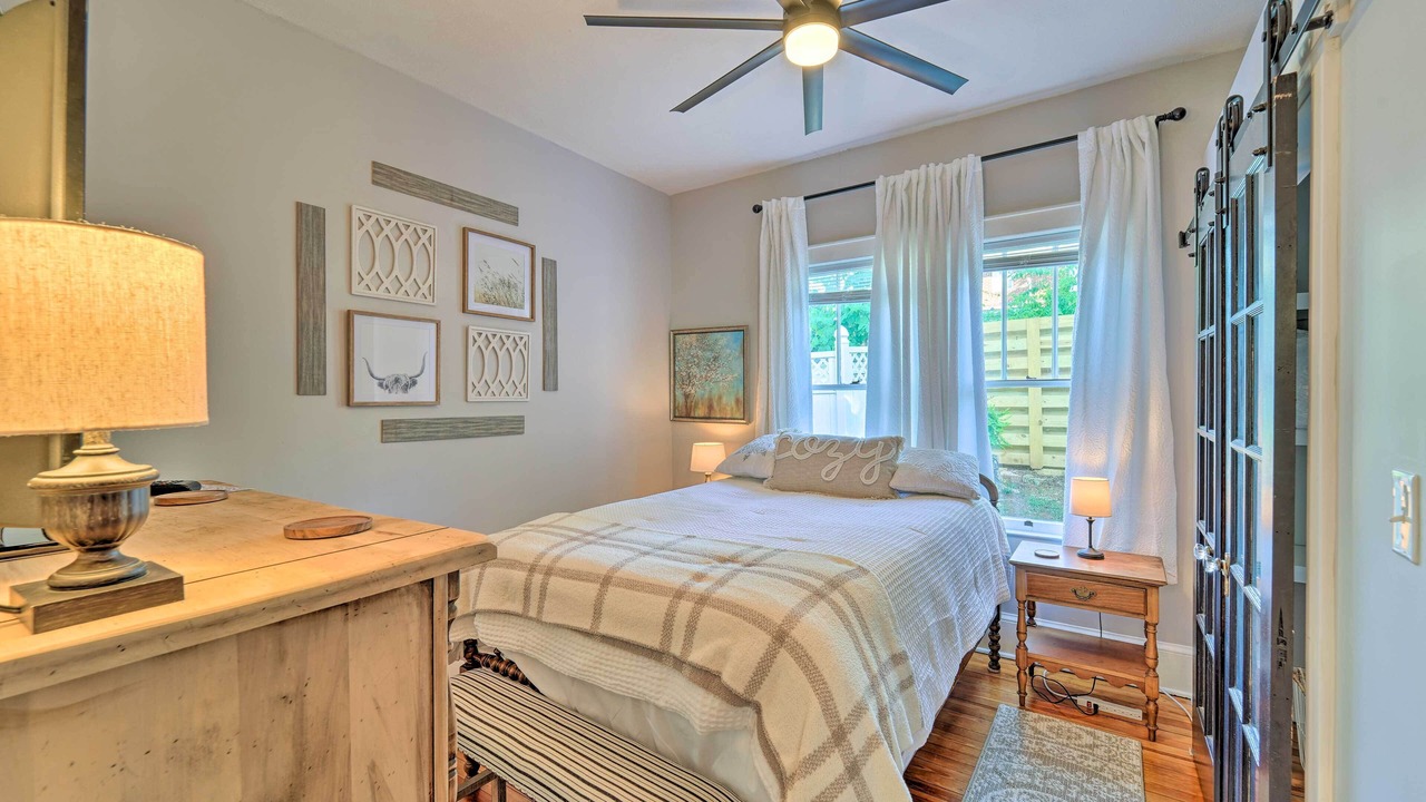 Photo of Bedroom in Jefferson City