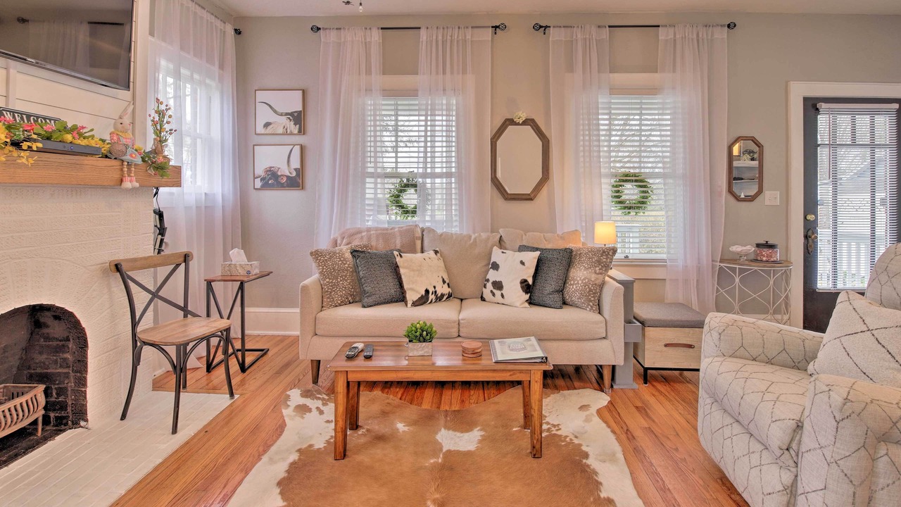 Photo of Livingroom in Jefferson City