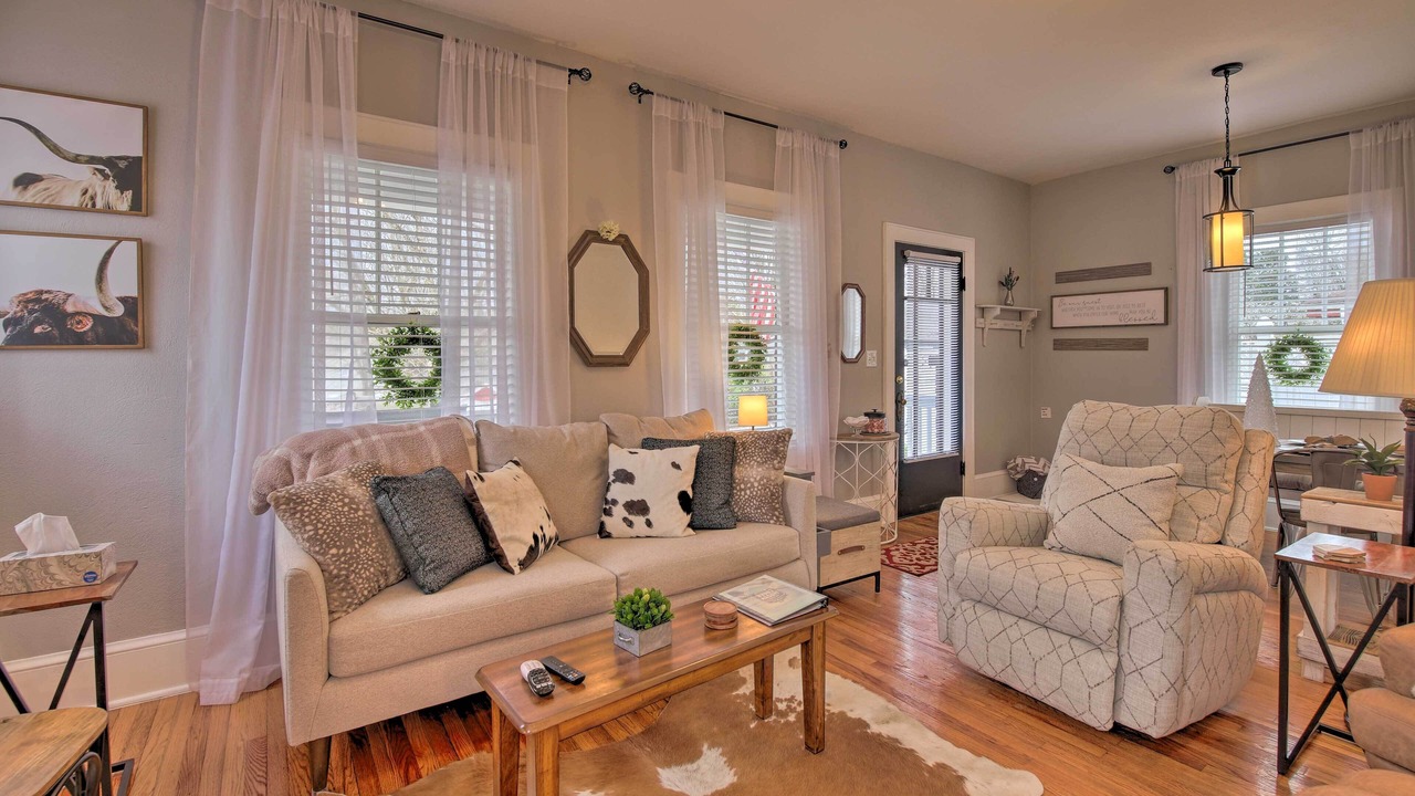 Photo of Livingroom in Jefferson City