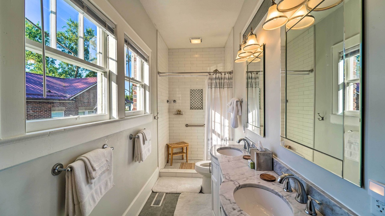 Photo of Bathroom in Jefferson City