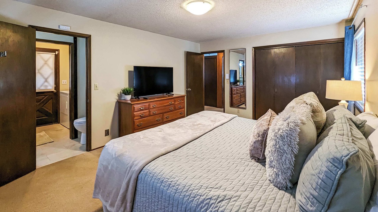 Photo of Bedroom in Port Angeles