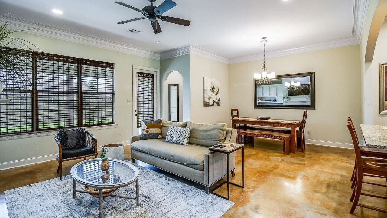 Photo of Livingroom in Lafayette