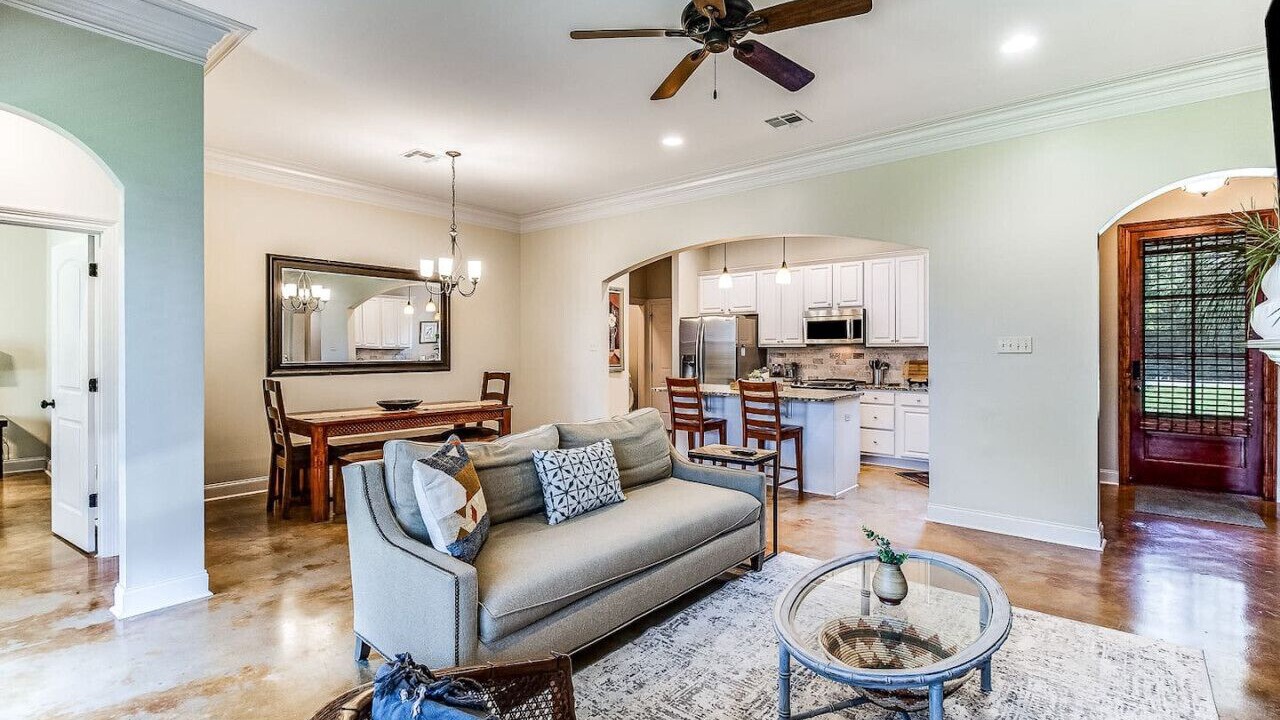 Photo of Livingroom in Lafayette