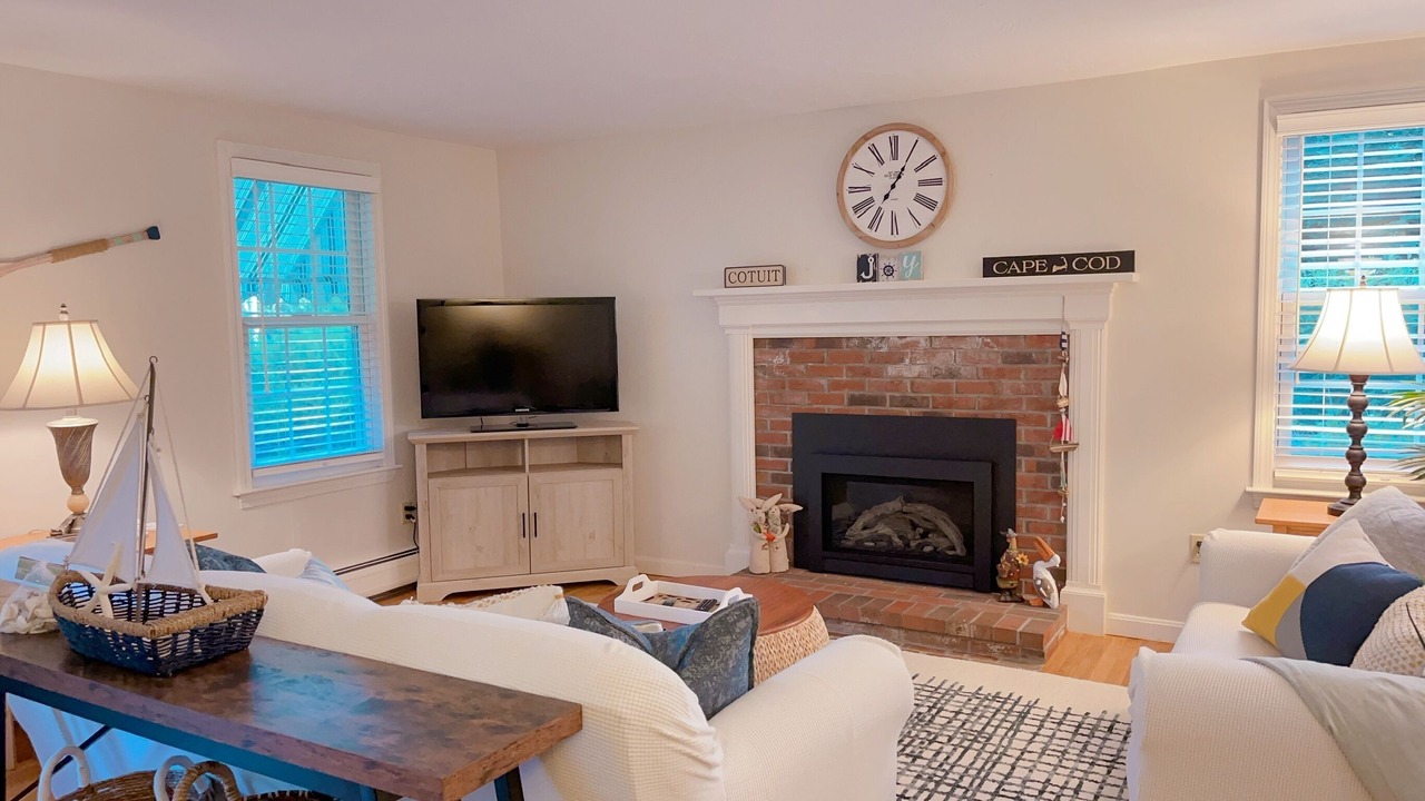 Photo of Livingroom in Cotuit