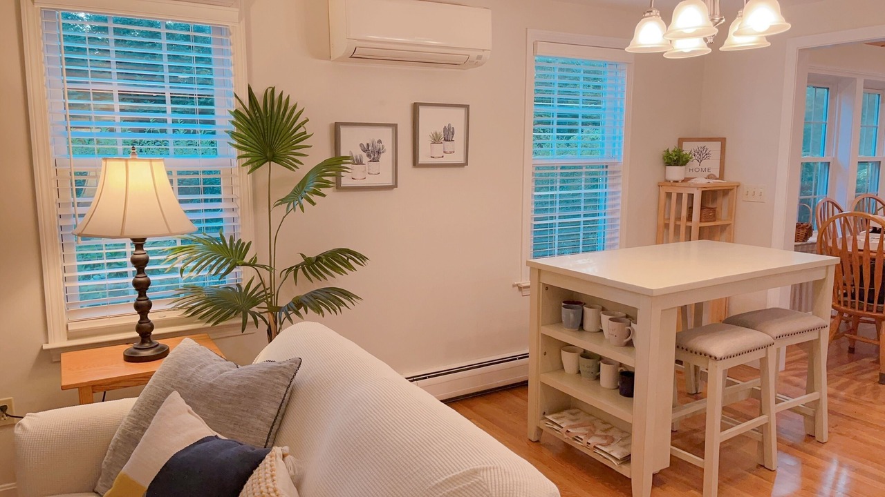 Photo of Livingroom in Cotuit