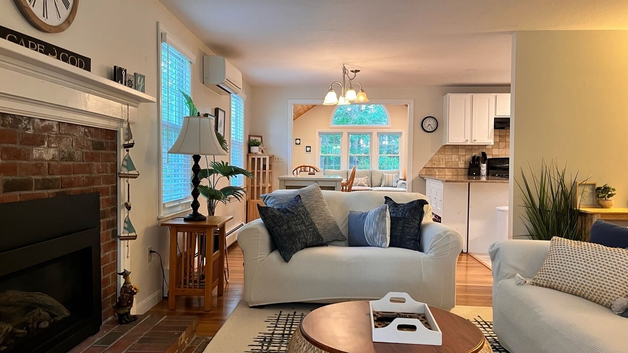 Photo of Livingroom in Cotuit