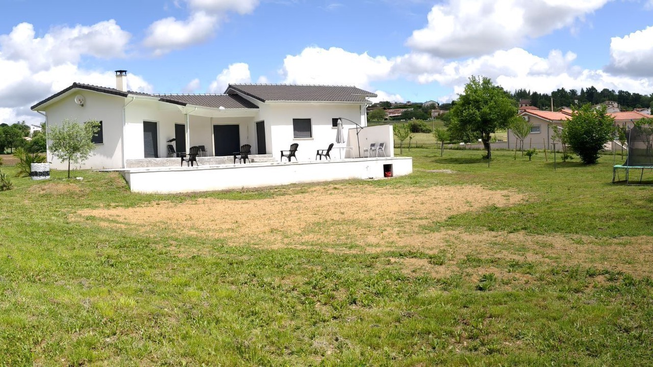 Photo of Outdoor in Villeneuve-de-Riviere