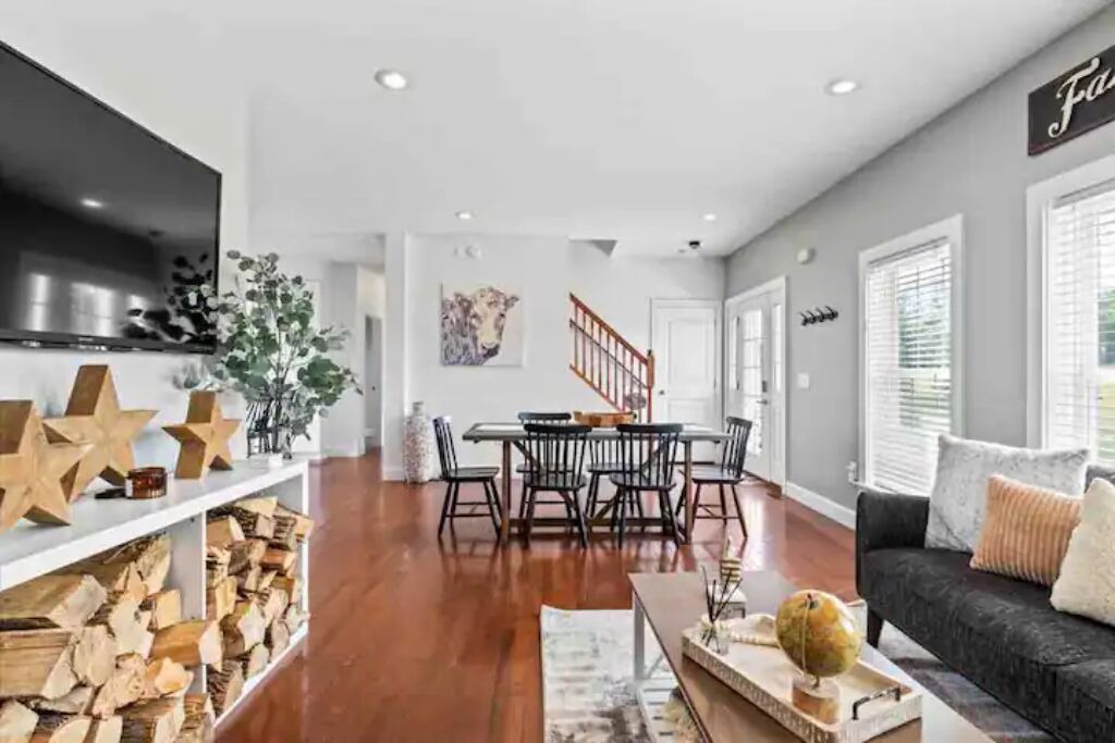 Photo of Livingroom in Canandaigua