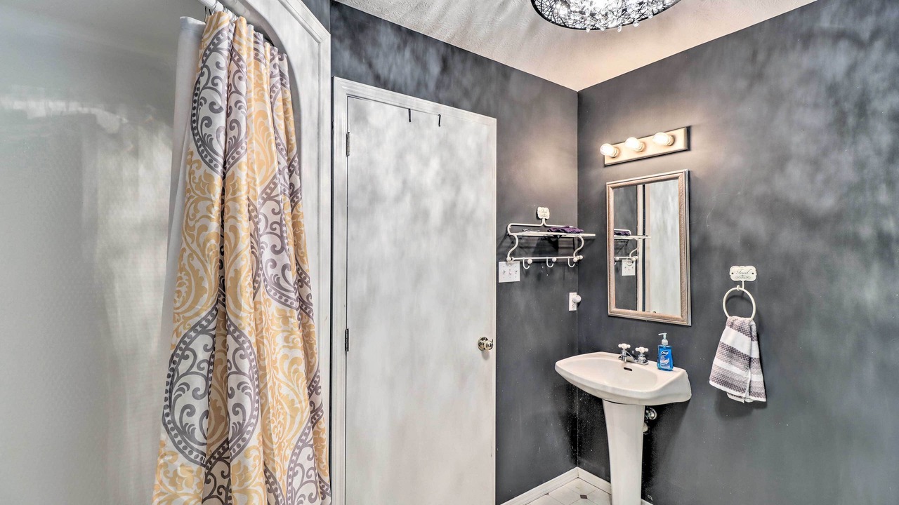 Photo of Bathroom in Flippin