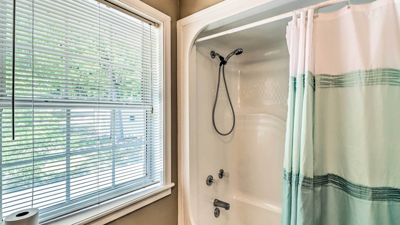 Photo of Bathroom in Flippin