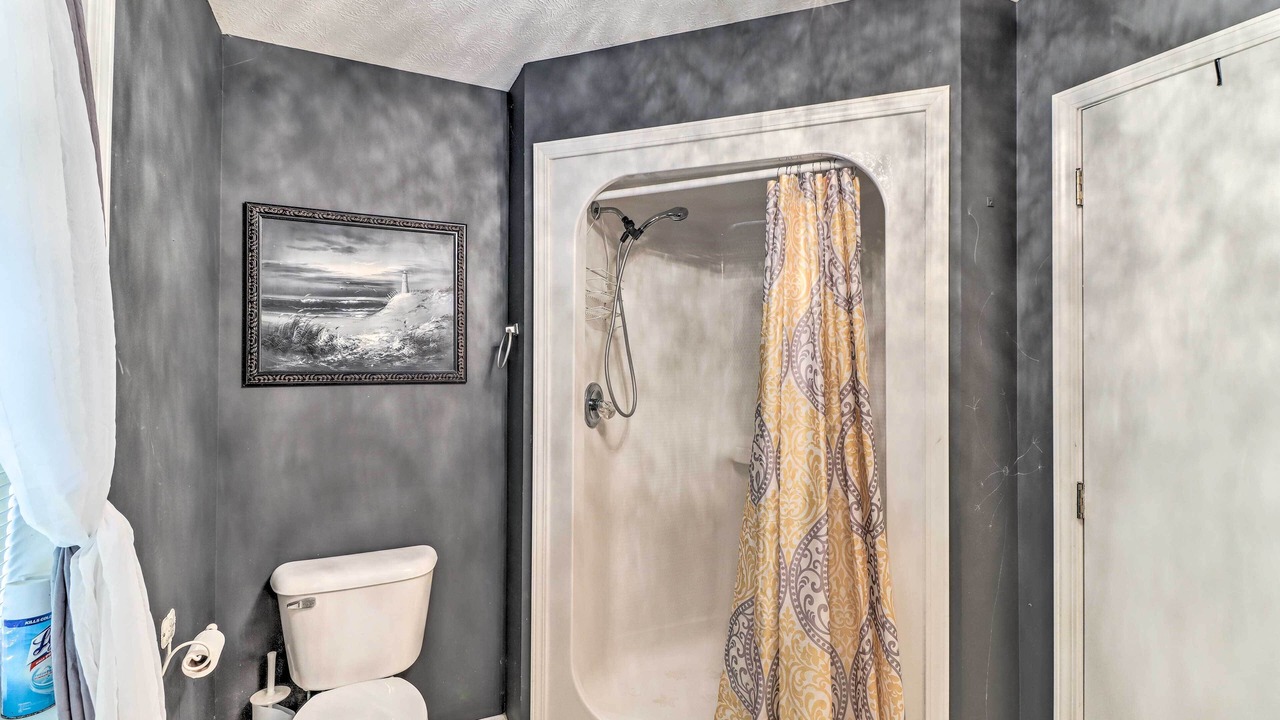 Photo of Bathroom in Flippin