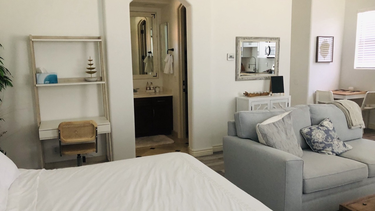 Photo of Bedroom in Palm Valley