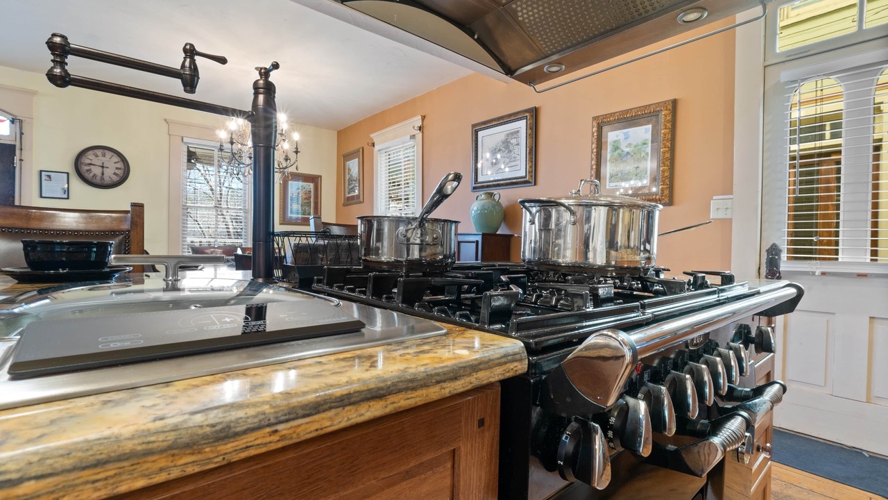 Photo of Kitchen in Eureka Springs Historic District