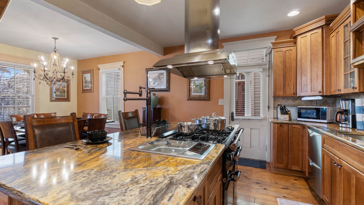 Photo of Kitchen in Eureka Springs Historic District