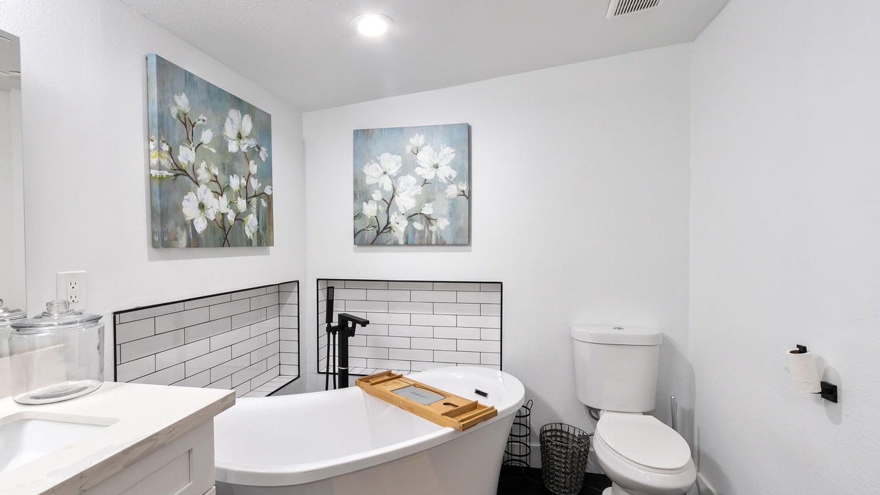 Photo of Bathroom in Scottsdale Highlands Estates No. 03