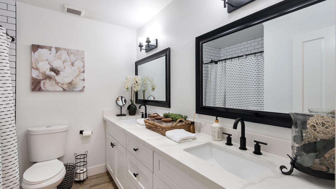 Photo of Bathroom in Scottsdale Highlands Estates No. 03