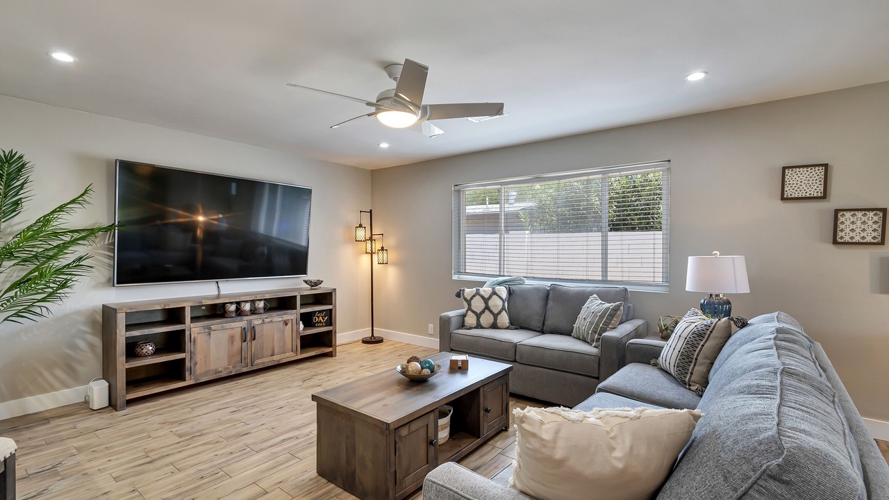 Photo of Livingroom in Scottsdale Highlands Estates No. 03