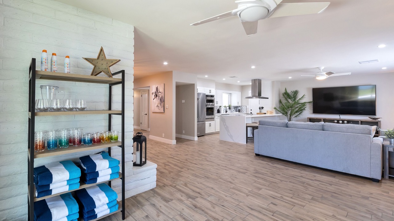 Photo of Livingroom in Scottsdale Highlands Estates No. 03