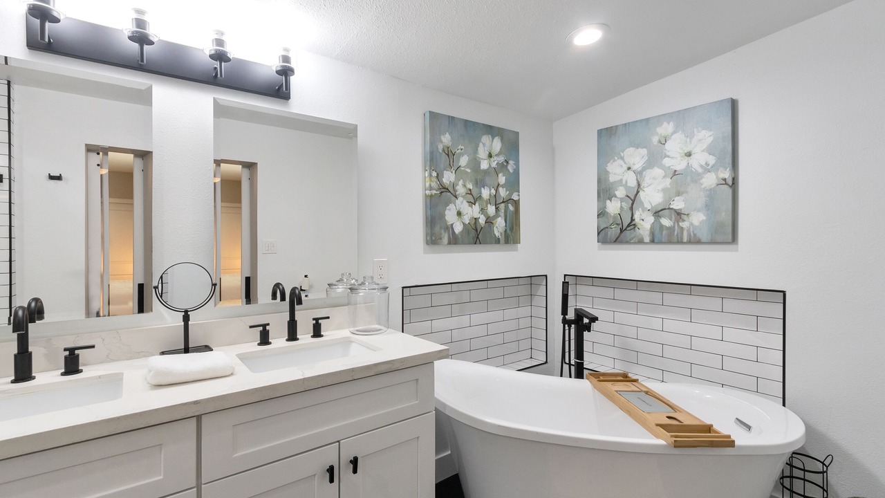 Photo of Bathroom in Scottsdale Highlands Estates No. 03