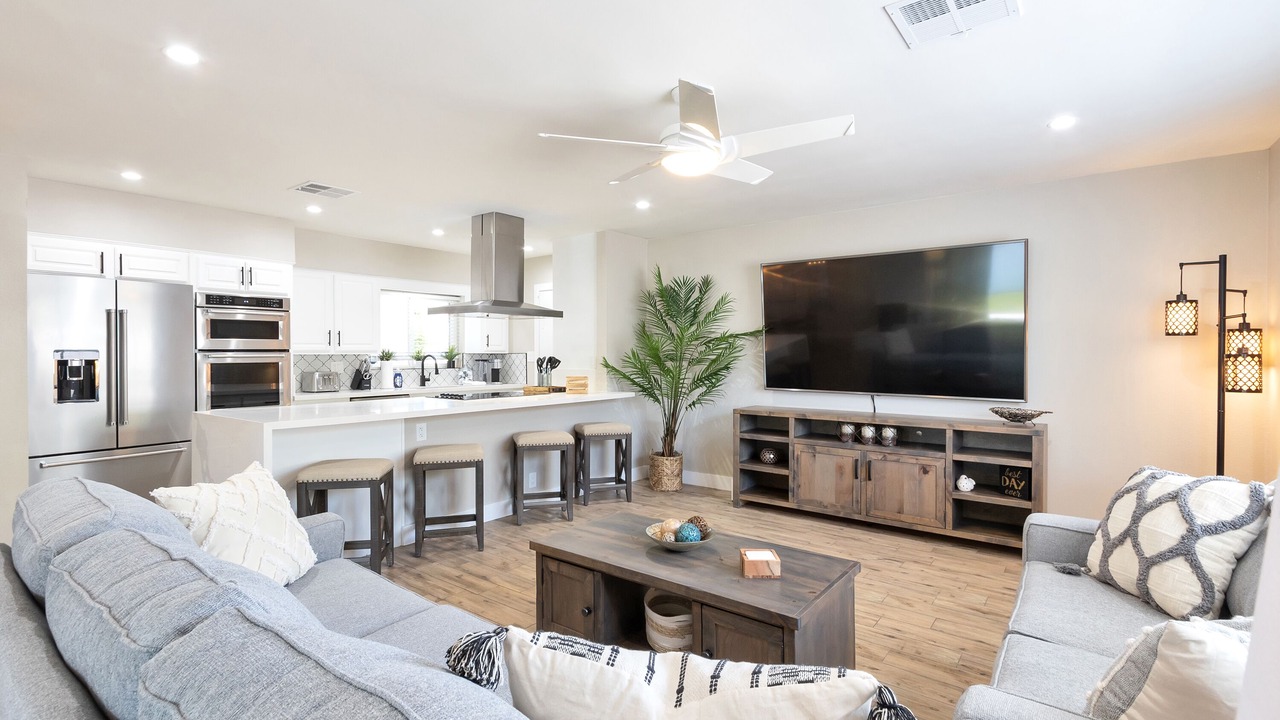 Photo of Livingroom in Scottsdale Highlands Estates No. 03