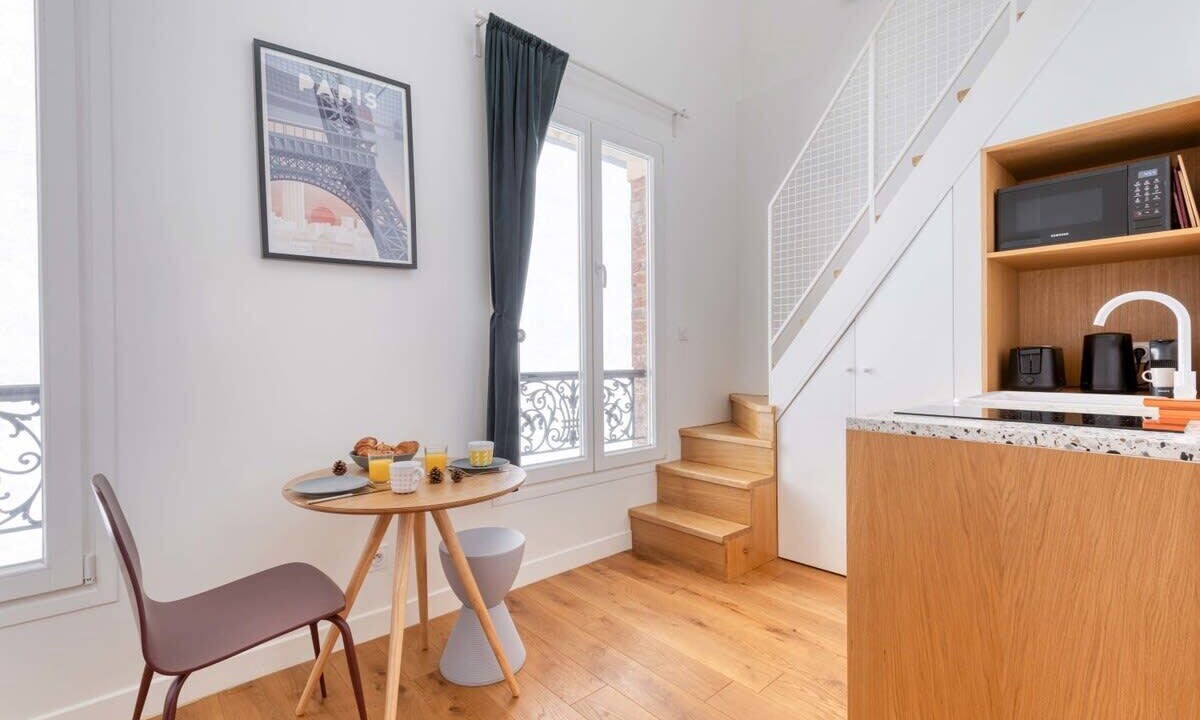 Photo of Livingroom in Quartier des Grandes-Carrieres