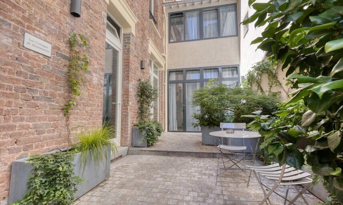 Photo of Outdoor in Quartier des Grandes-Carrieres