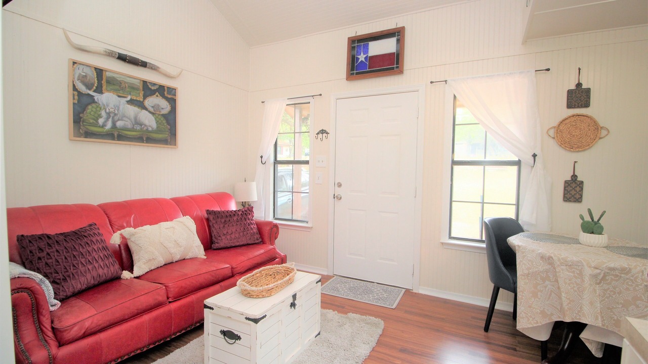 Photo of Livingroom in Spring Branch