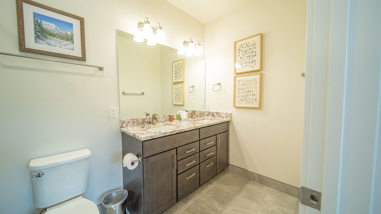 Photo of Bathroom in Lakeside Village