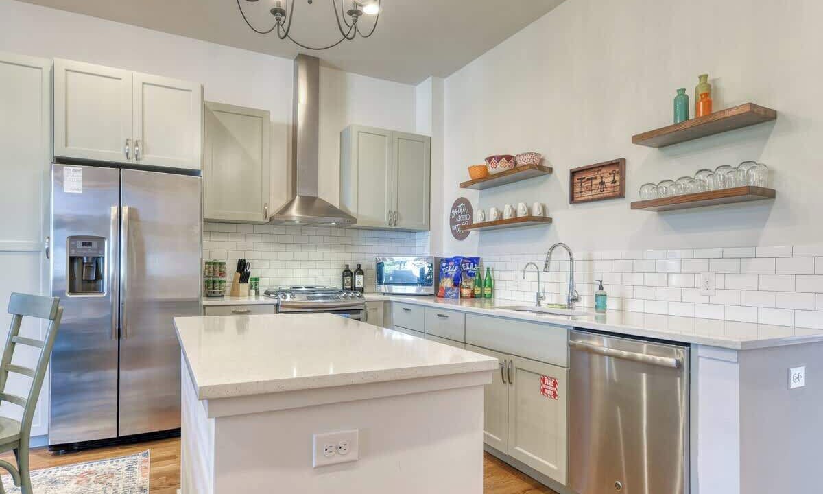 Photo of Others in Tobin Hill