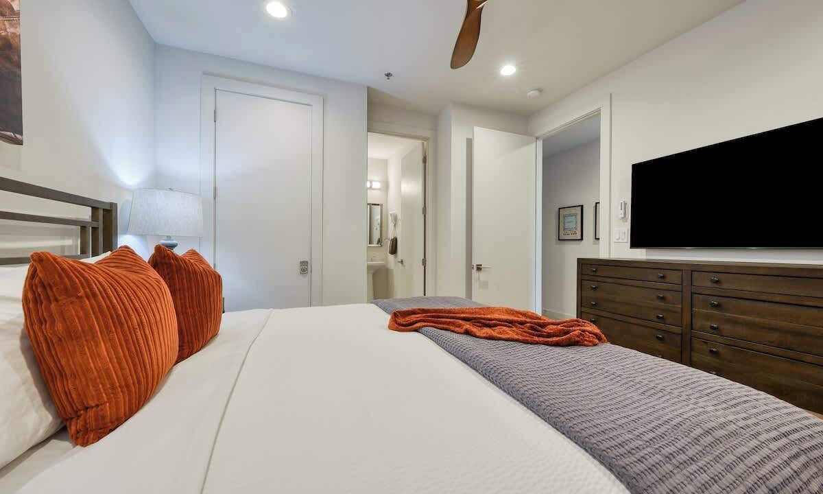 Photo of Others in Tobin Hill