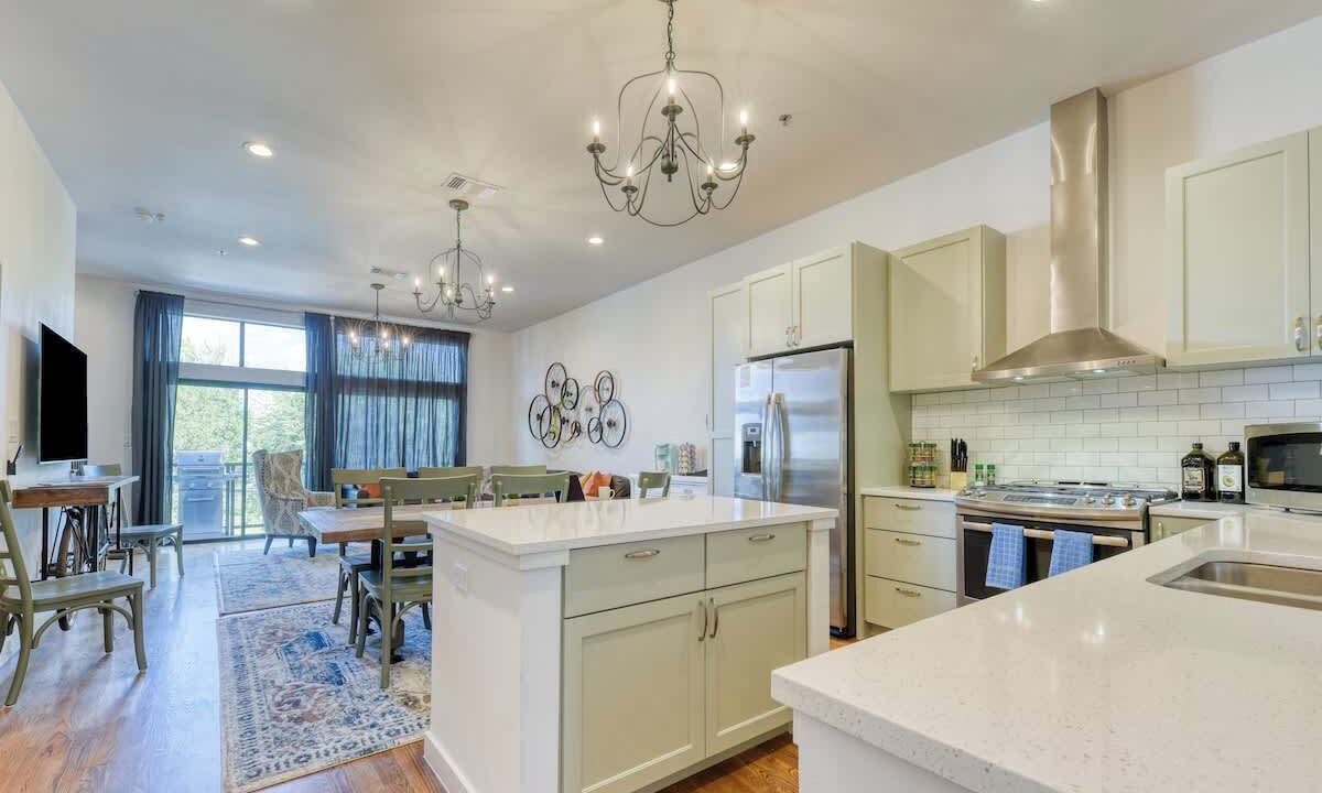 Photo of Others in Tobin Hill