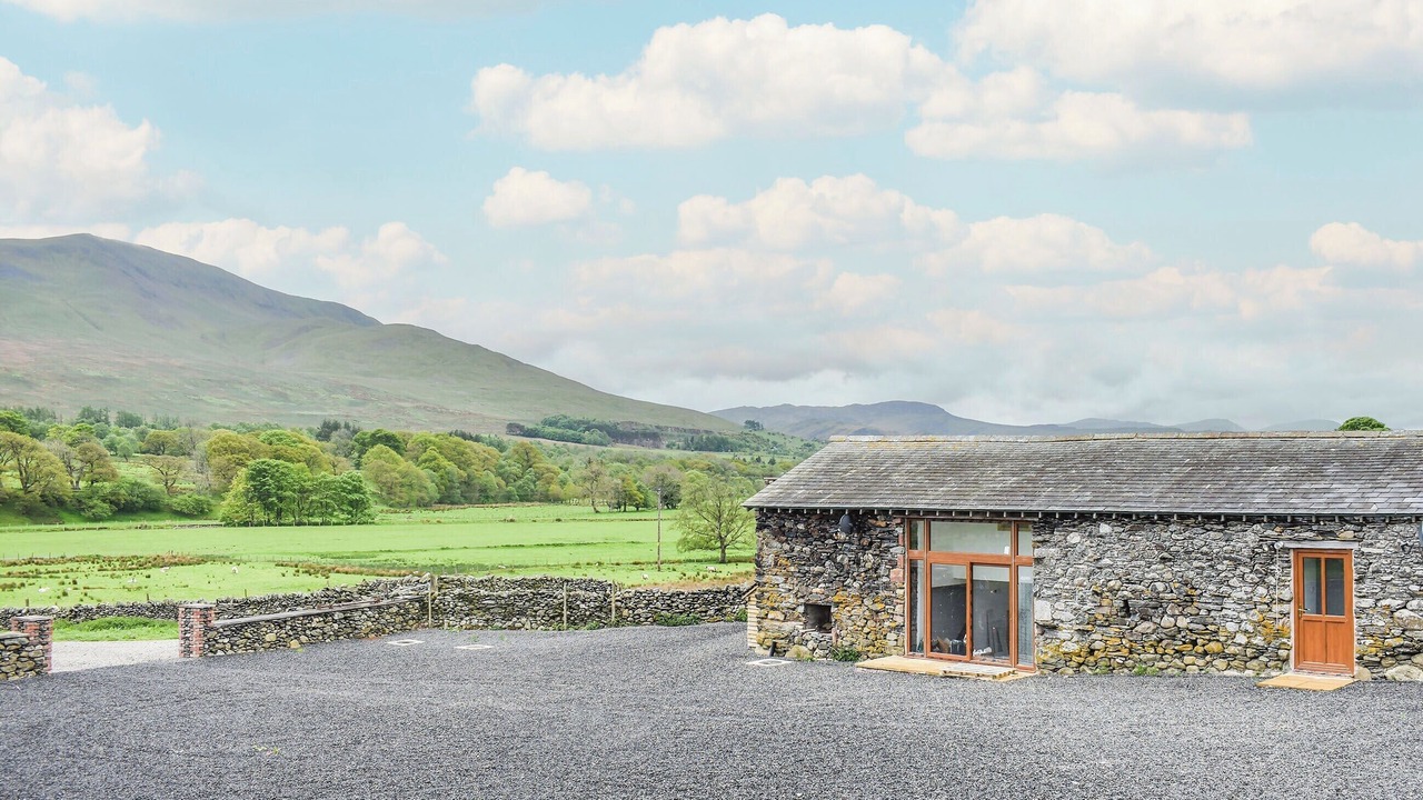 Photo of Outdoor in Scales