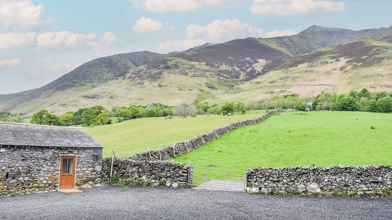 Photo of Outdoor in Scales