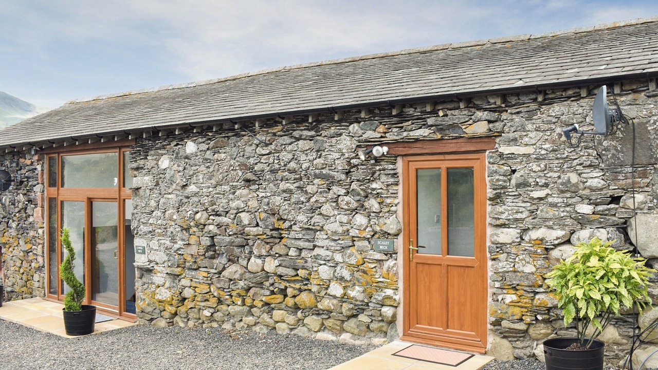 Photo of Outdoor in Scales