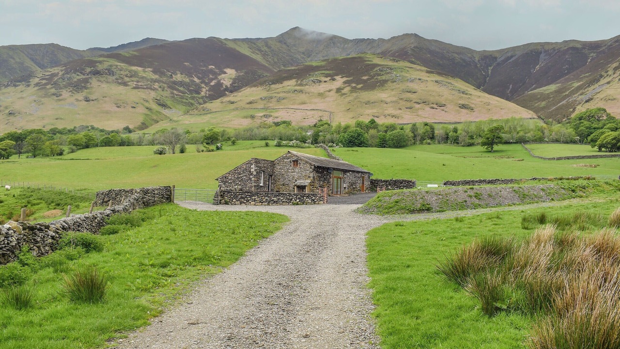 Photo of Outdoor in Scales