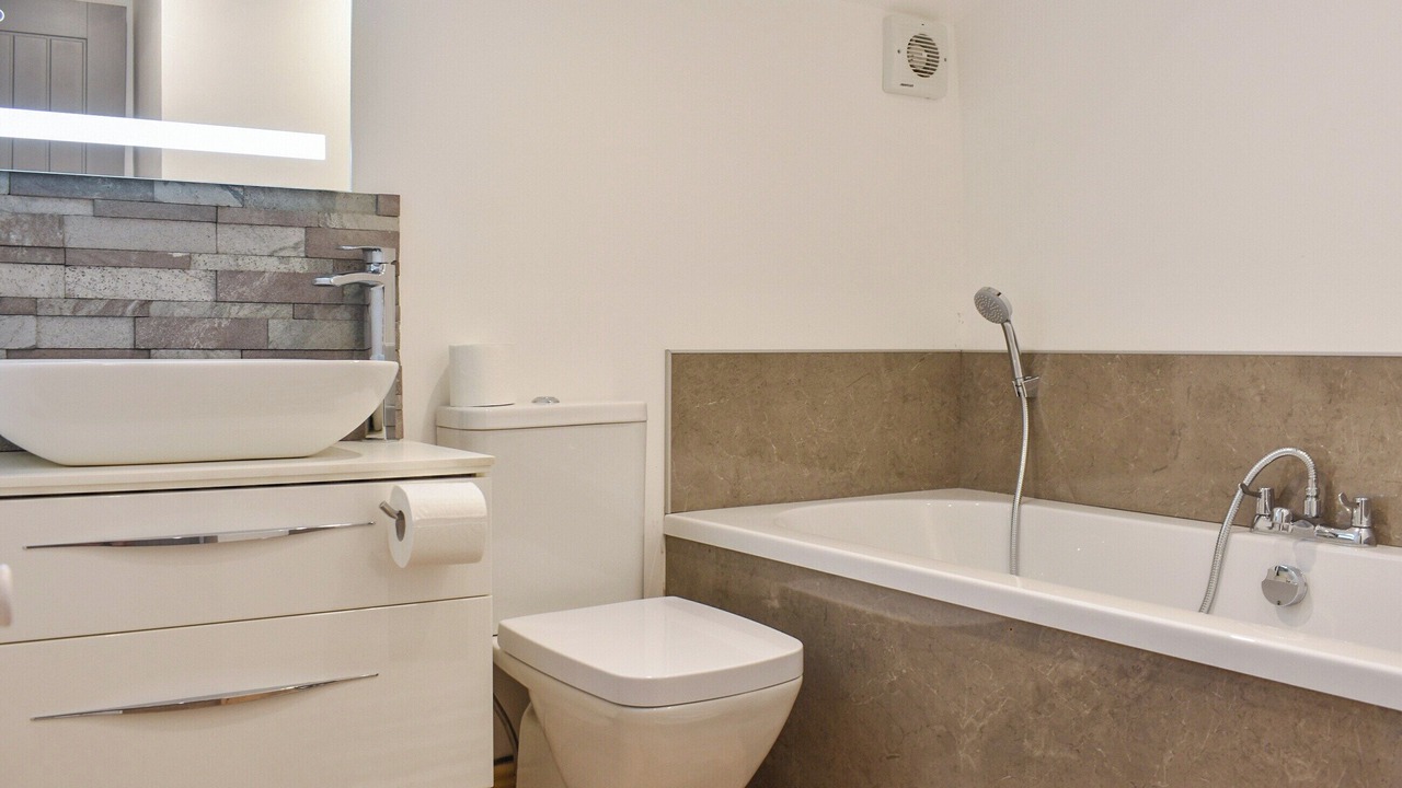 Photo of Bathroom in Scales