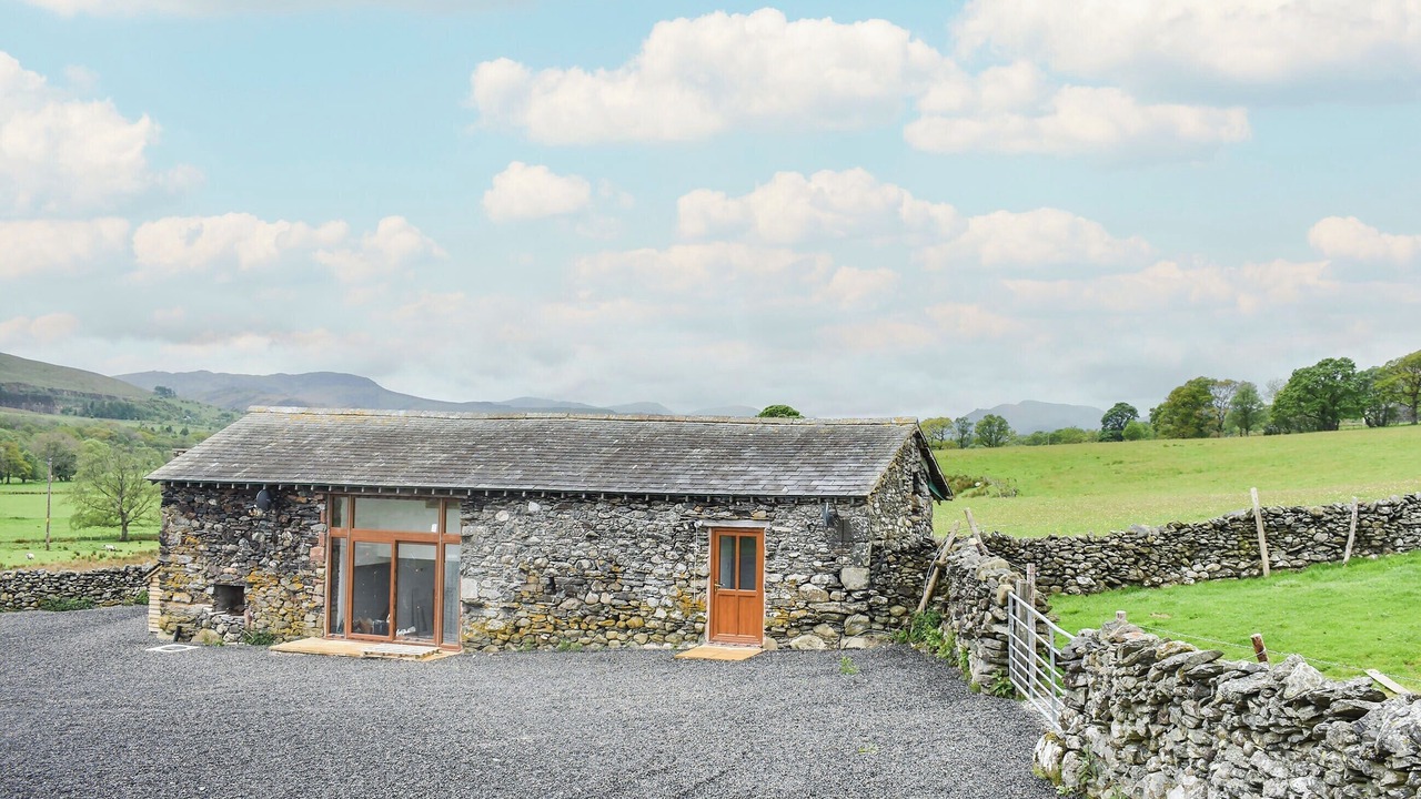 Photo of Outdoor in Scales