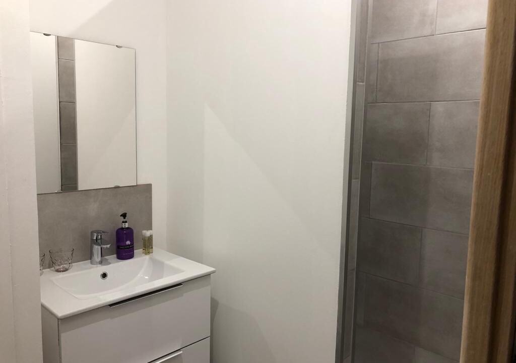 Photo of Bathroom in Saint-Genis