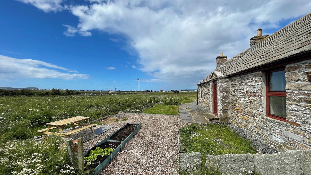 Photo of Outdoor in Mey